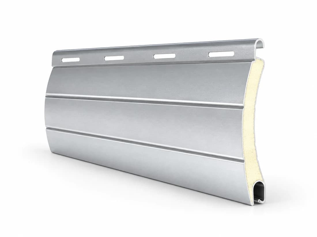 Lame de volet roulant en aluminium remplie de mousse isolante