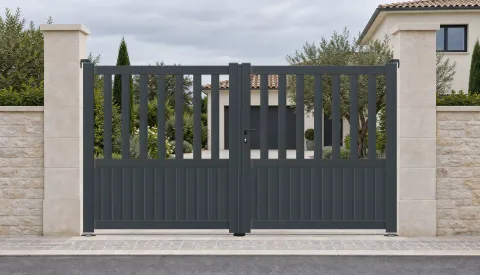 Portail battant CL01 — Barreaux et soubassement