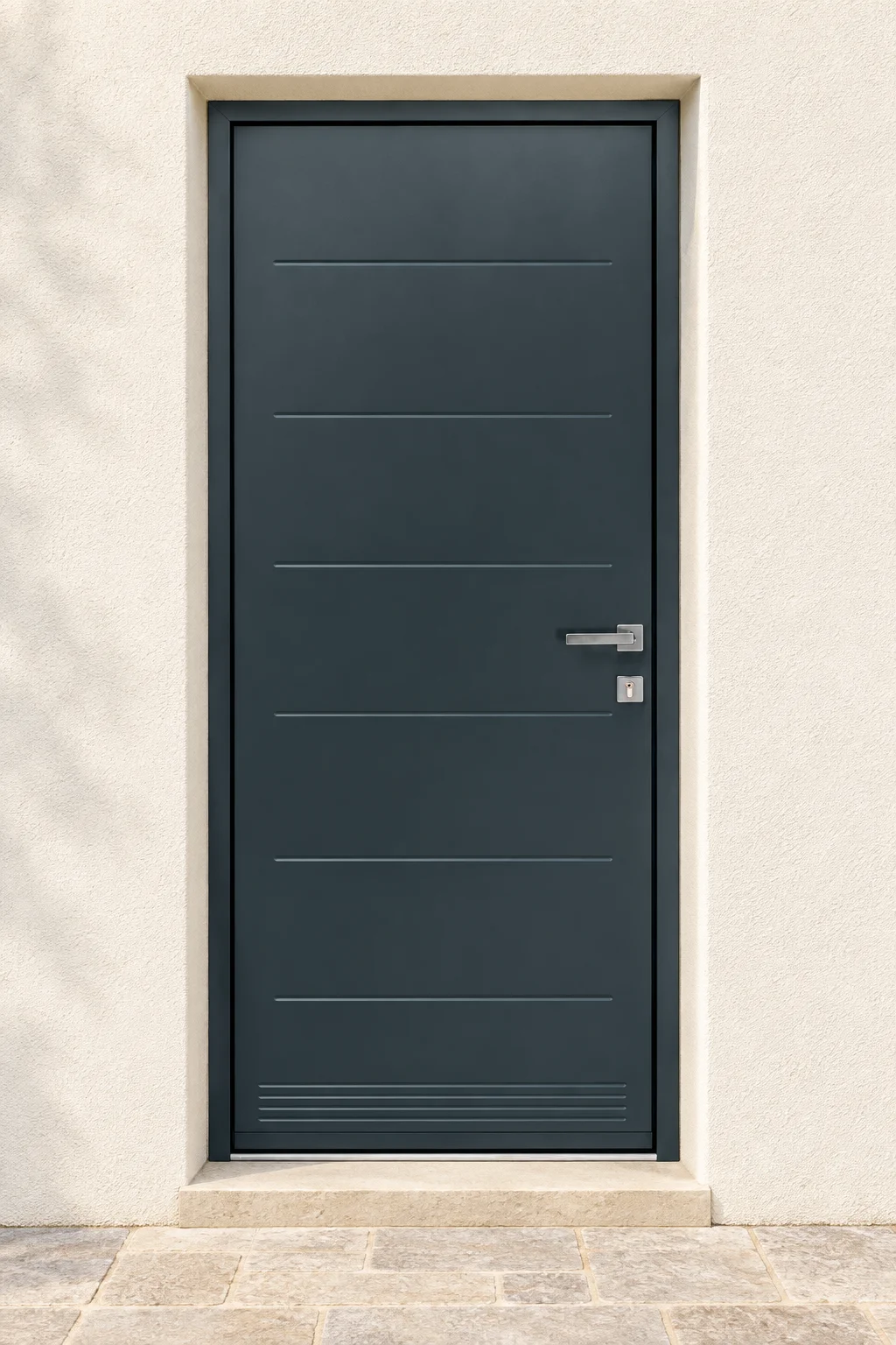 Porte d’entrée acier pleine Napoli sur mesure · En situation